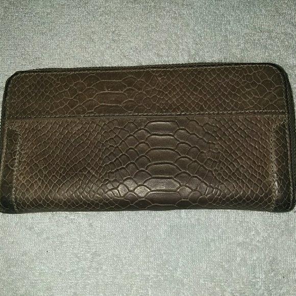 Ivanka Trump Charlotte Grey Wallet - Picture 2 of 4